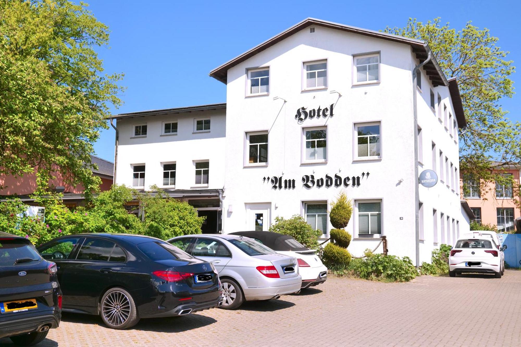 Hotel & Restaurant Am Bodden Putbus Exterior foto