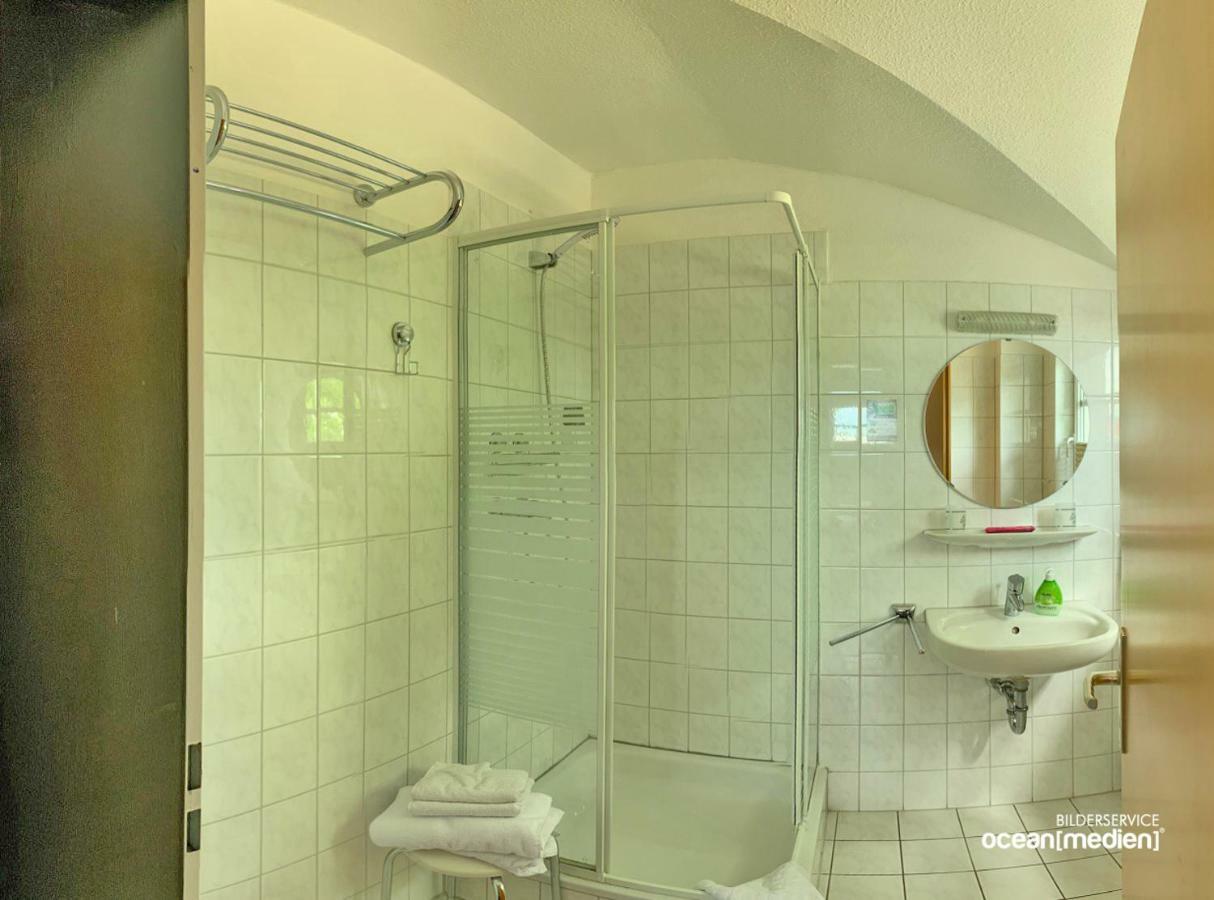 Hotel & Restaurant Am Bodden Putbus Exterior foto